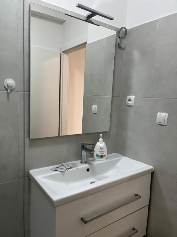 Apartament Renata 1 *